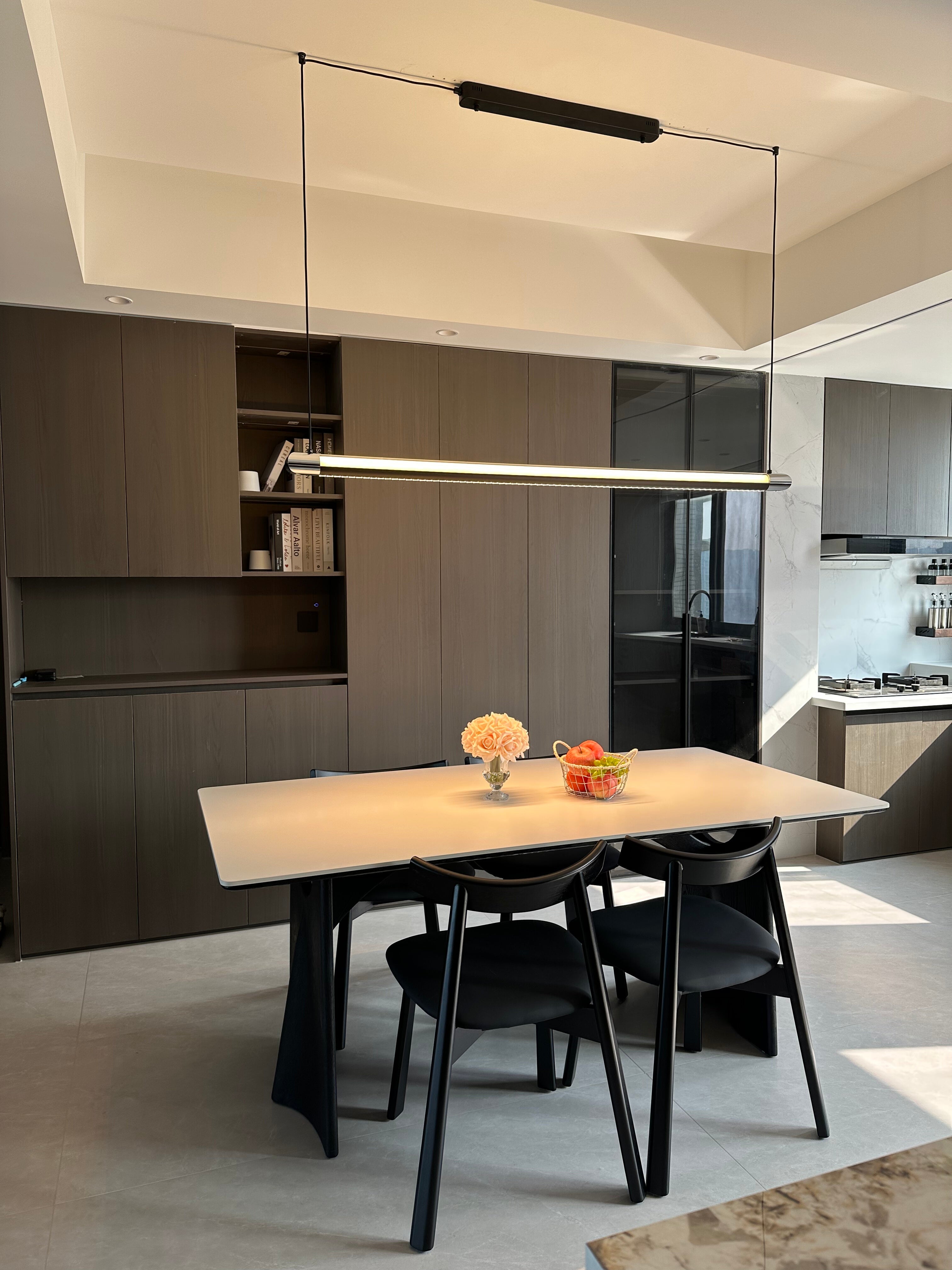 Catherine | Black Linear Pendant