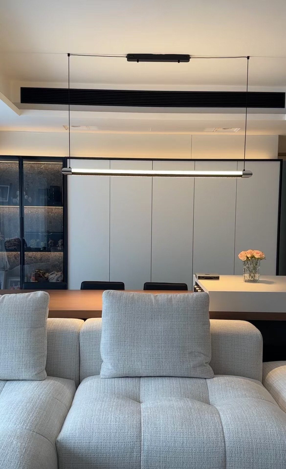 Catherine | Black Linear Pendant